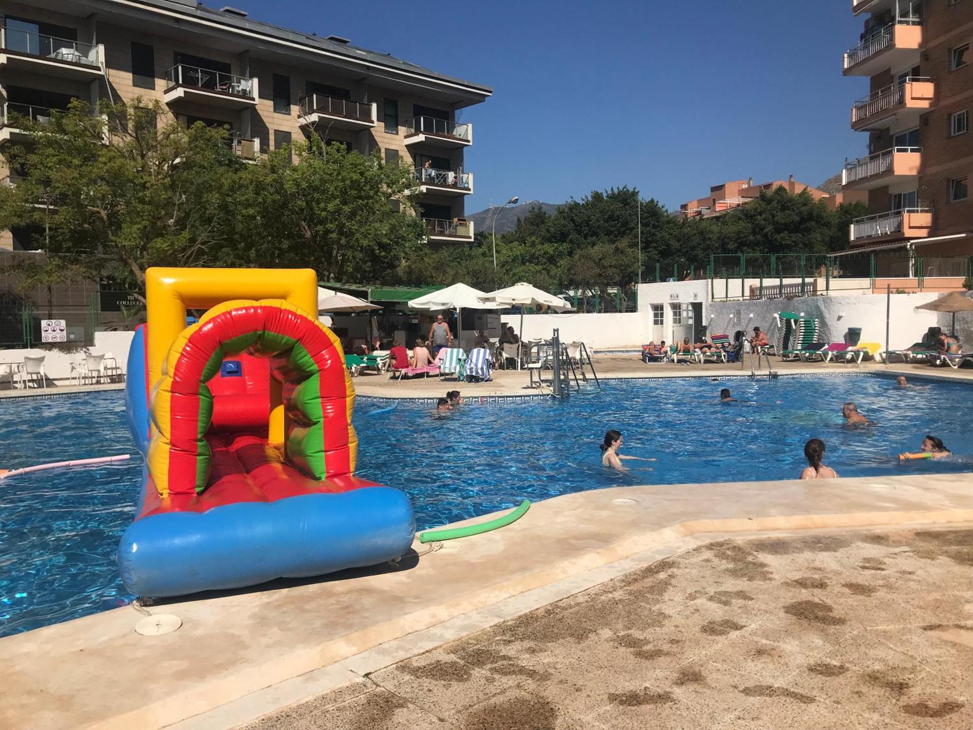 Piso En Alquiler En Benalmadena Costaアパートメント エクステリア 写真