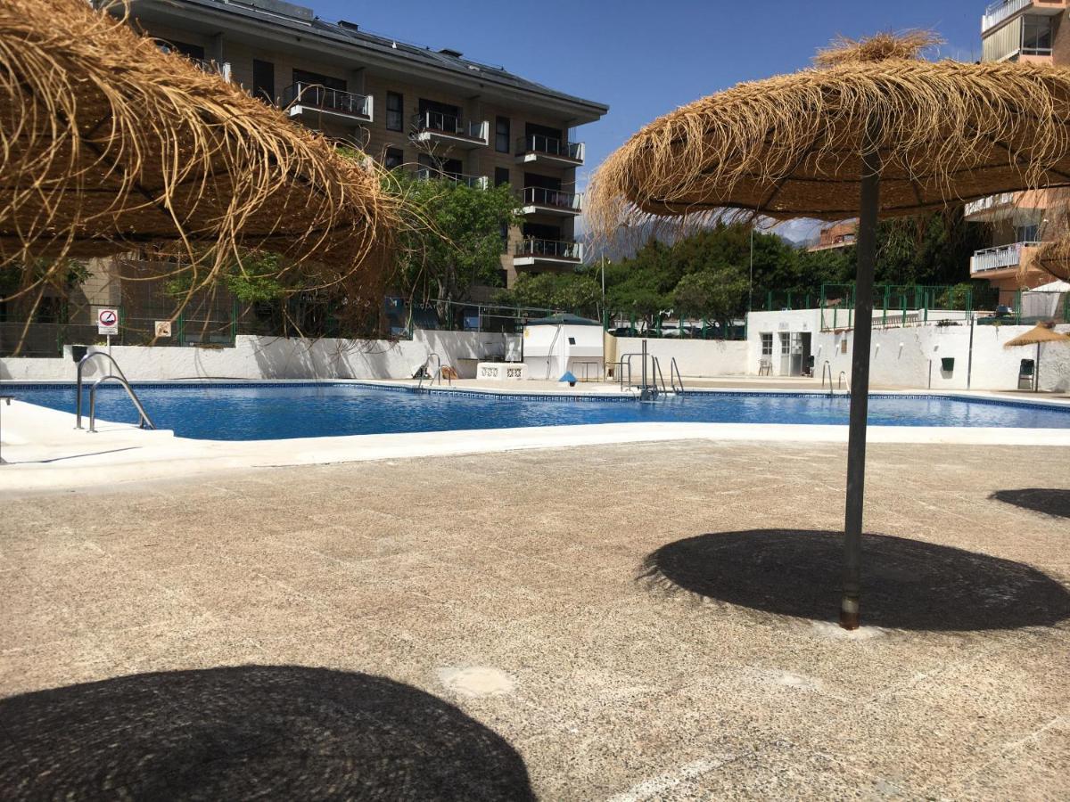 Piso En Alquiler En Benalmadena Costaアパートメント エクステリア 写真