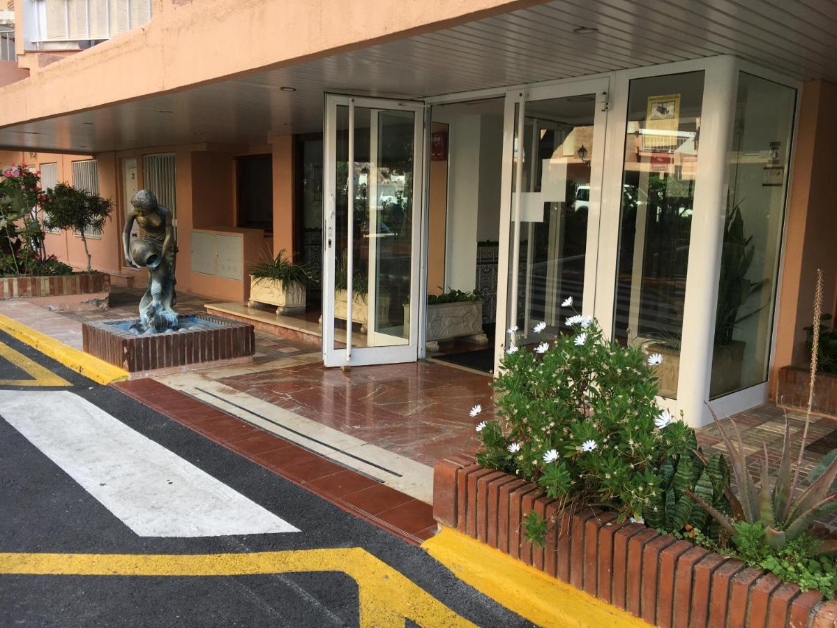 Piso En Alquiler En Benalmadena Costaアパートメント エクステリア 写真