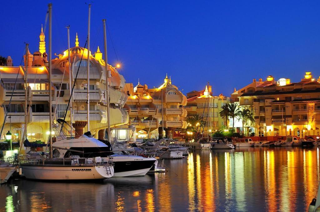 Piso En Alquiler En Benalmadena Costaアパートメント エクステリア 写真