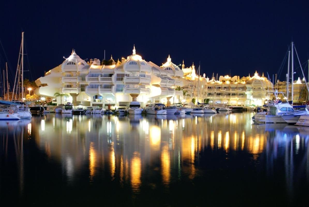 Piso En Alquiler En Benalmadena Costaアパートメント エクステリア 写真